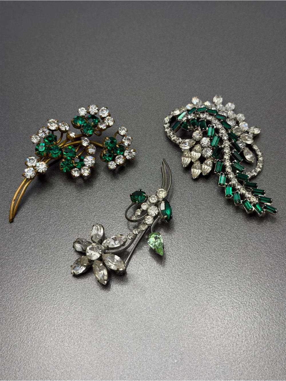 Vintage Rhinestone Brooches #359ub